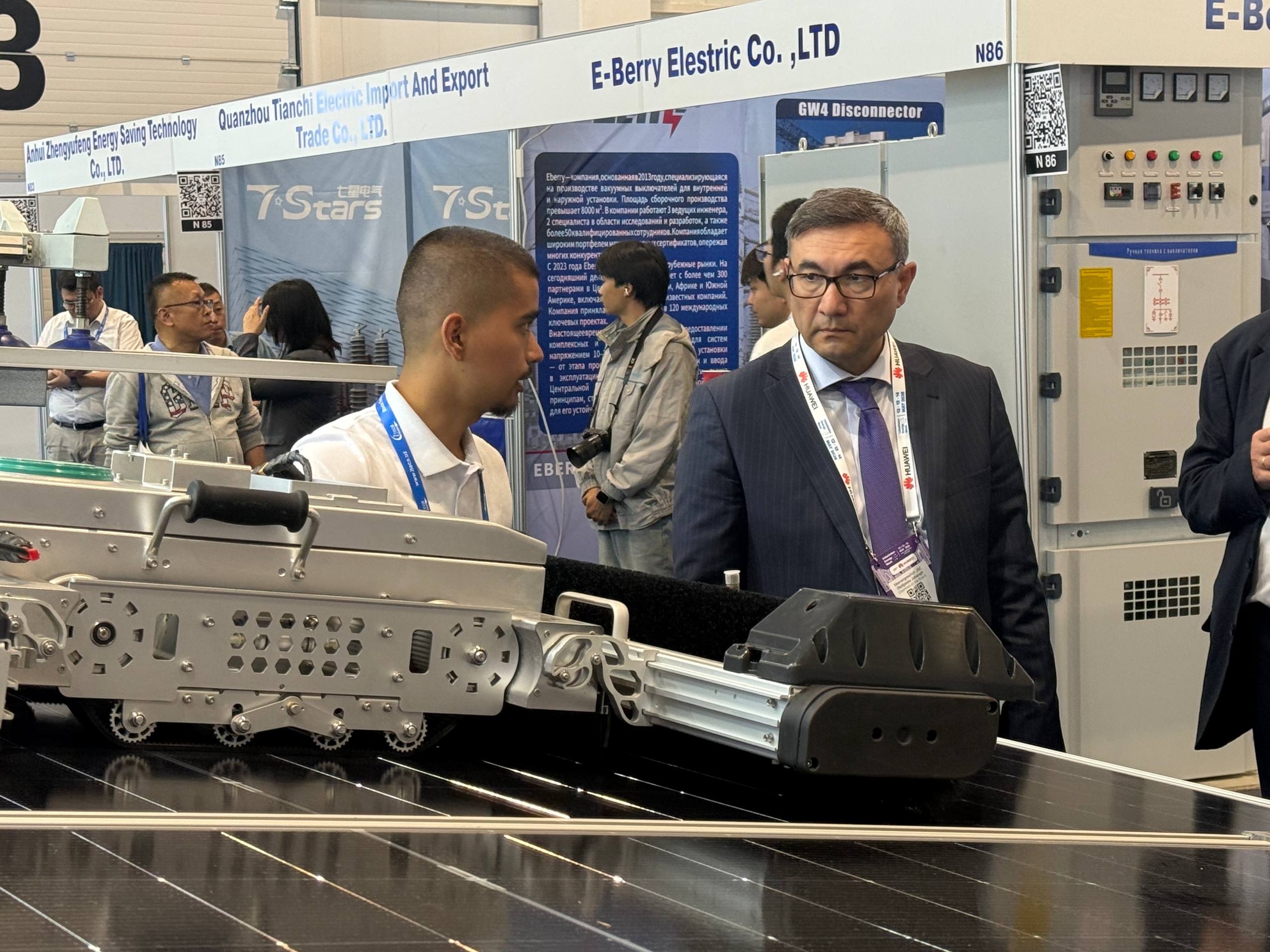  “Oʻzbekiston energetika haftaligi – 2026” doirasida oʻtayotgan OGU va Power Uzbekistan xalqaro koʻrgazmalarida energetika sohasidagi zamonaviy texnologiyalar, innovatsion yechimlar hamda yangi hamkorlik imkoniyatlari namoyish etildi.